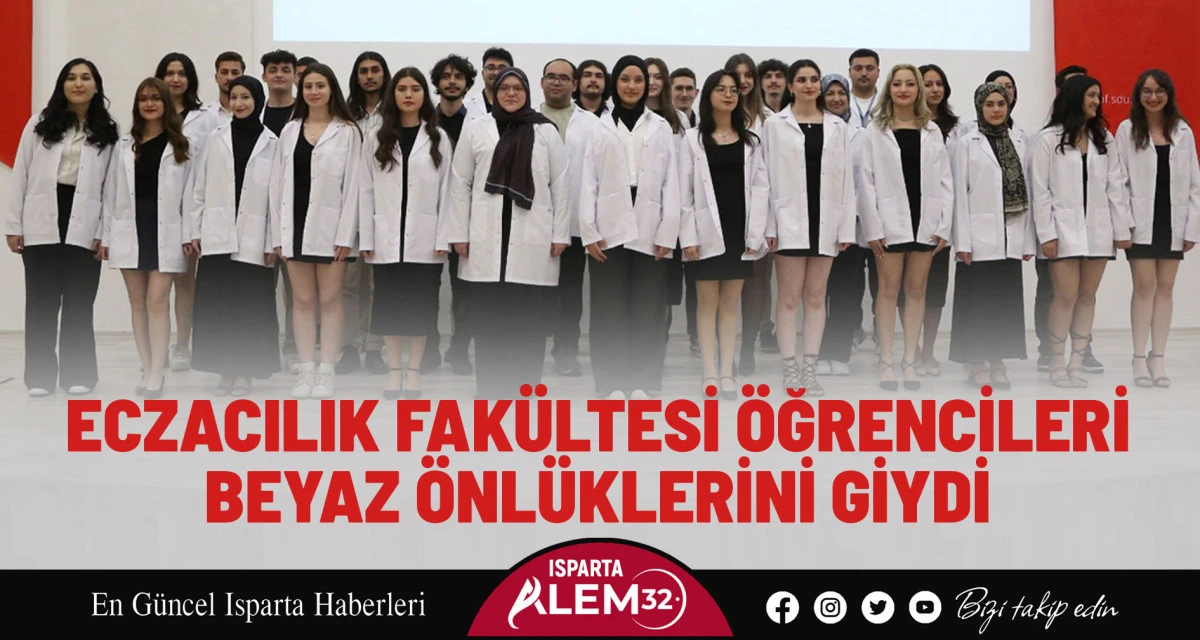 Eczacılık Fakültesi Öğrencileri Beyaz Önlüklerini Giydi