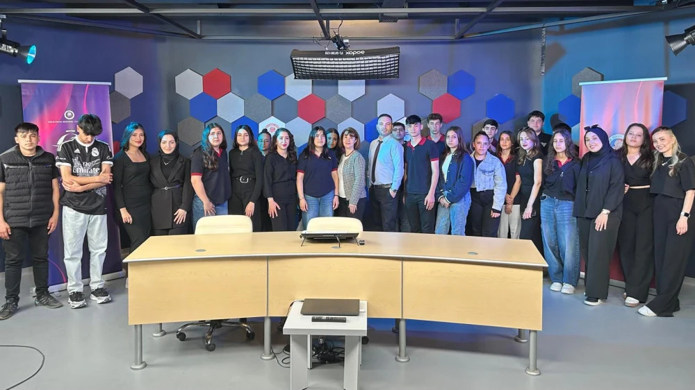 SDÜ İletişim Fakültesi’nden Lise Öğrencilerine “İletişim Yolculuğu” Deneyimi